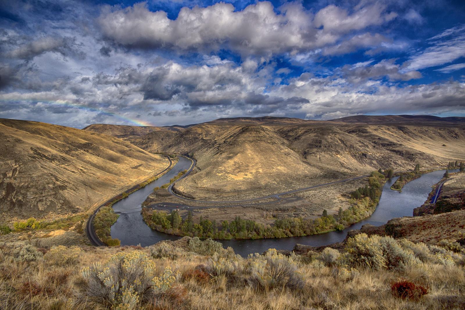 Landscape view of Yakima River at the Wenas Wildlife Area.