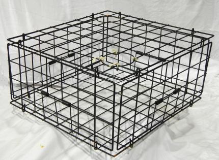 Square / rectangular metal mesh crap bot